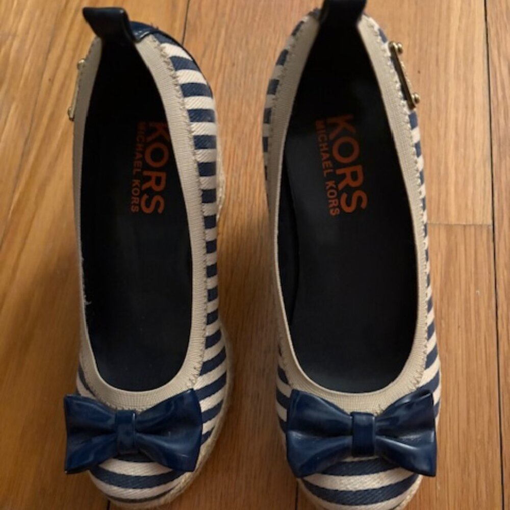 Size 4 Michael Kohrs Wedge New